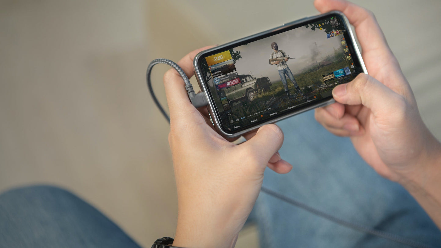 Integra USB-C to Lightning
Cable with 90-degree Connector